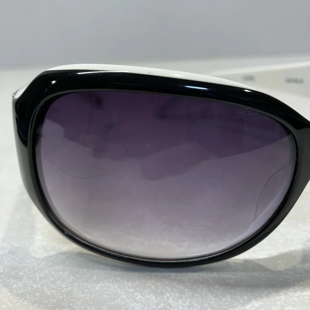 Fossil Women's White Tinted Sunglasses Cat 3 Glamour PS3353 005 60 16-120
